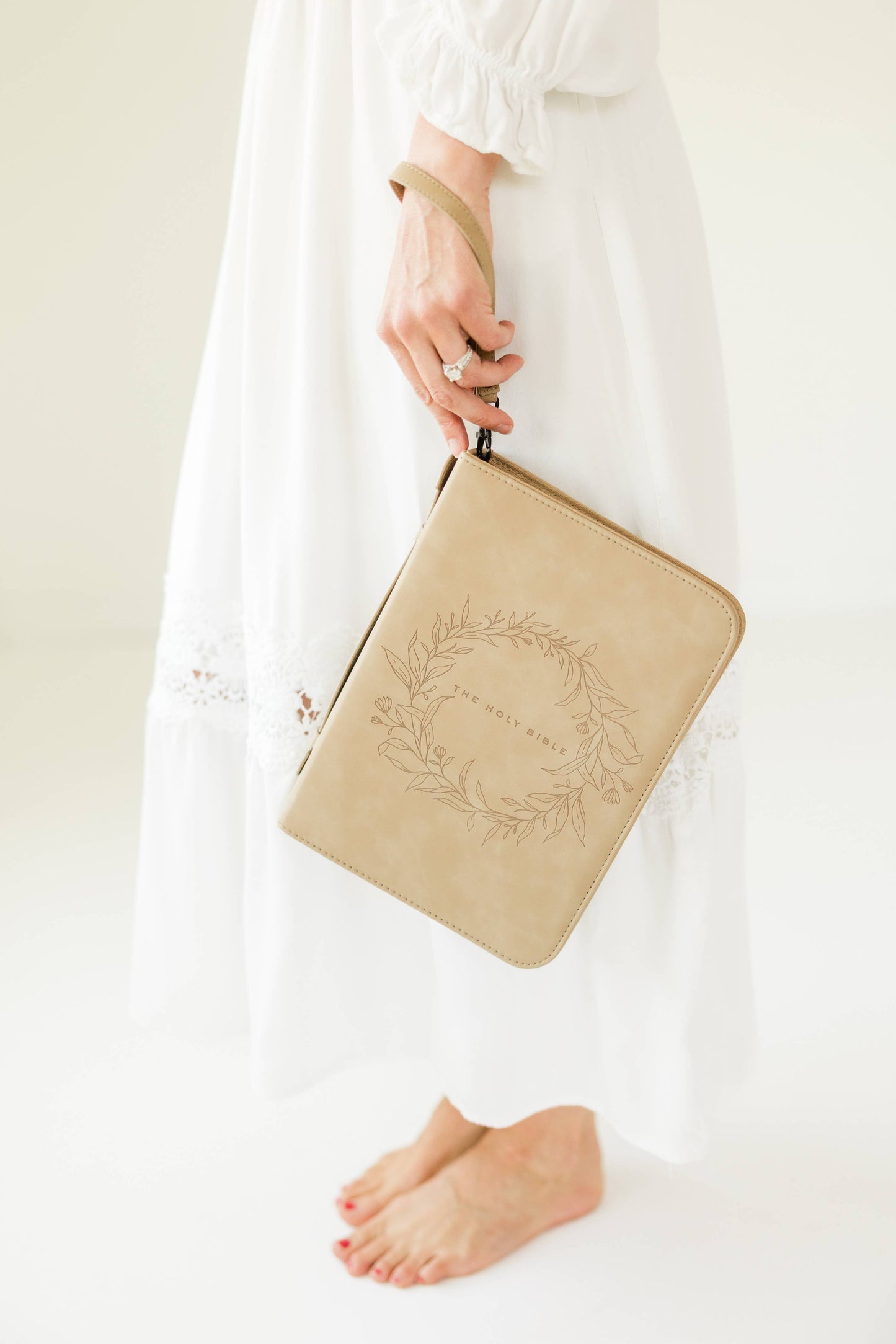 Wreath Bible Case