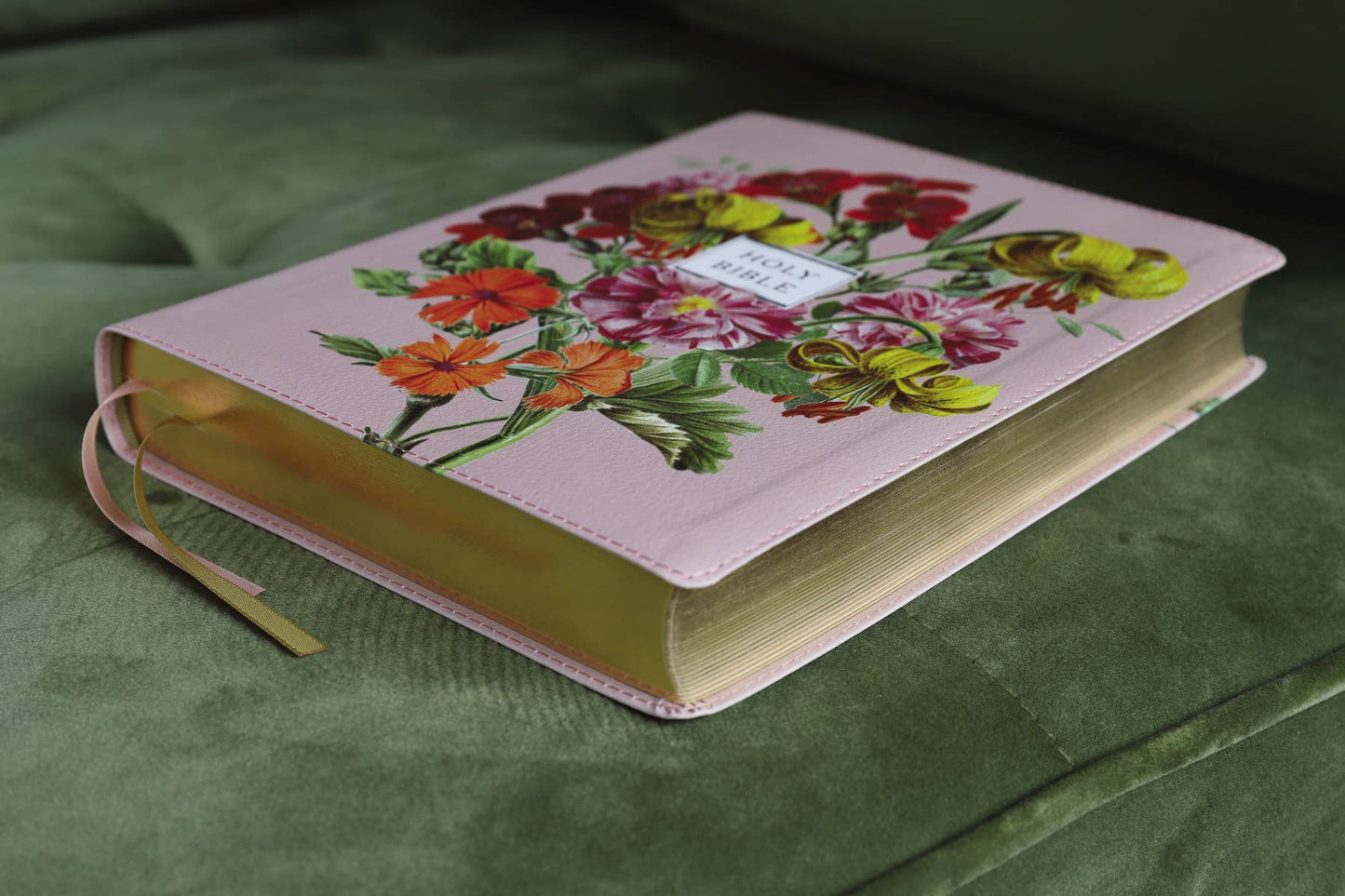 NIV Artisan Collection Bible Leathersoft Blush Floral