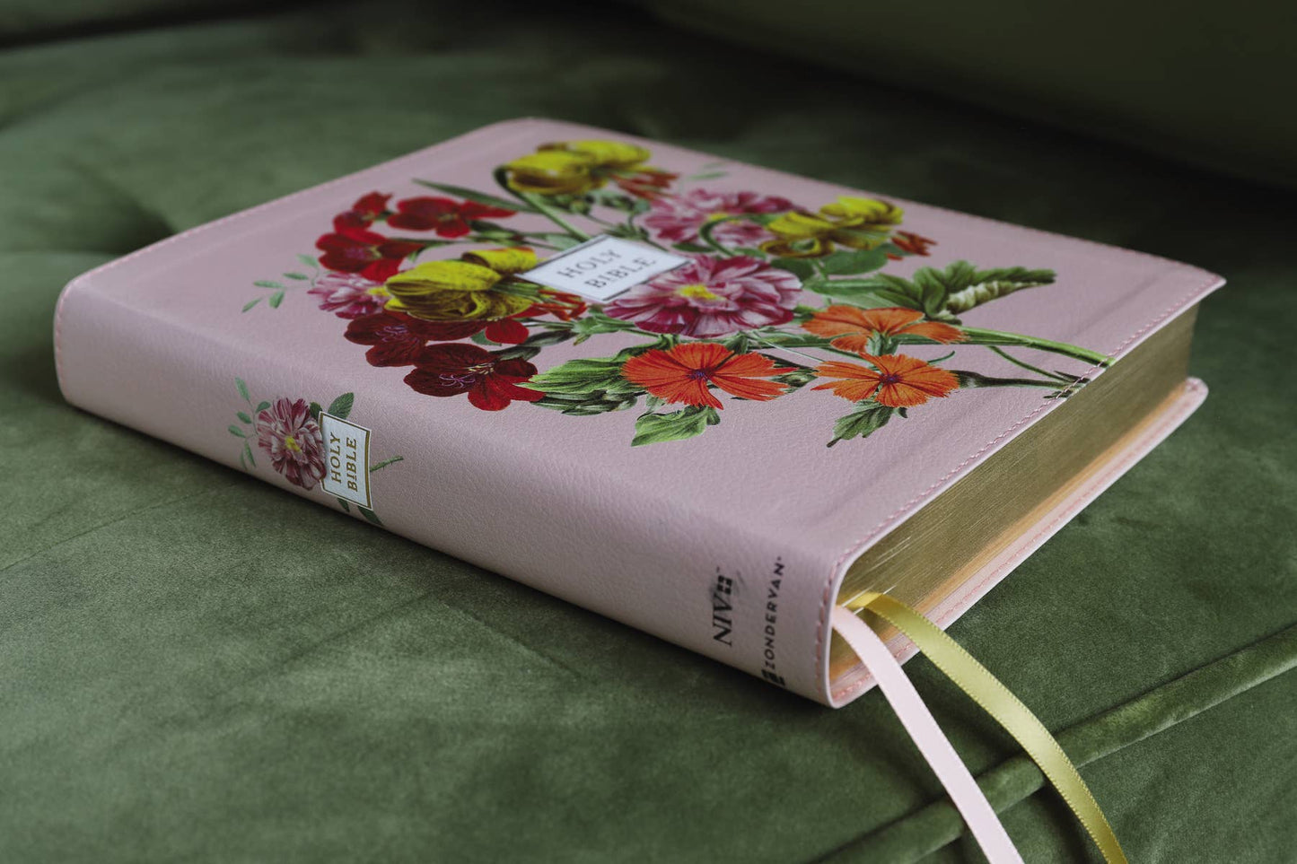 NIV Artisan Collection Bible Leathersoft Blush Floral