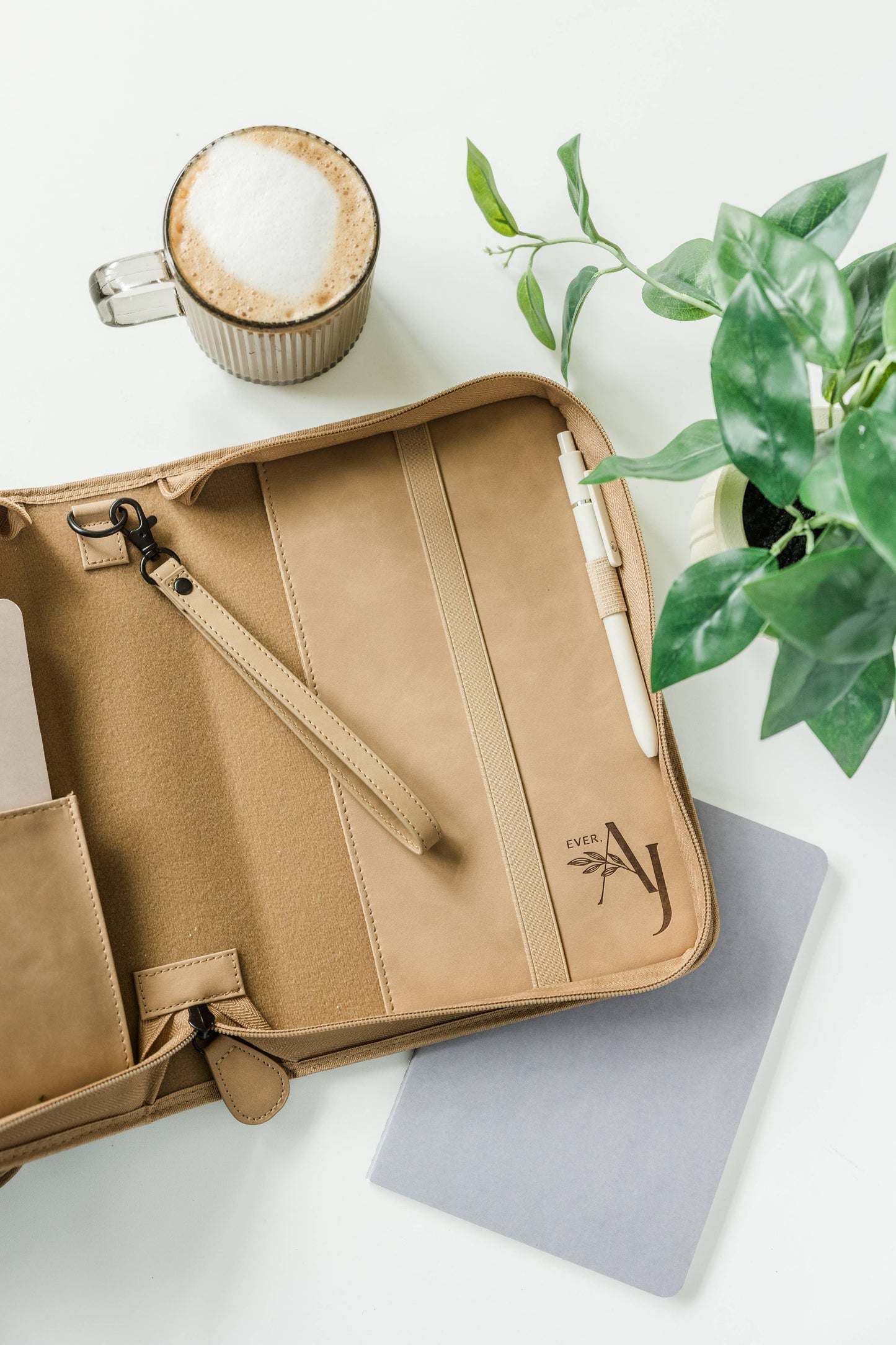 Wreath Bible Case