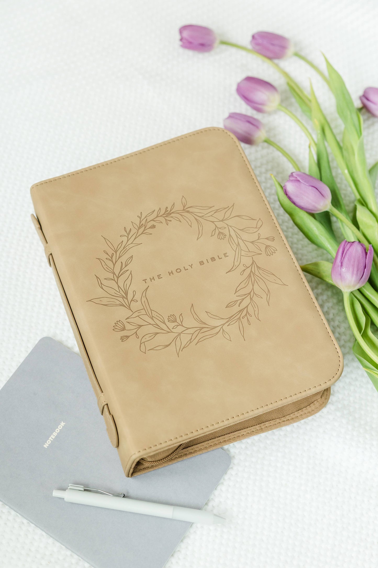 Wreath Bible Case