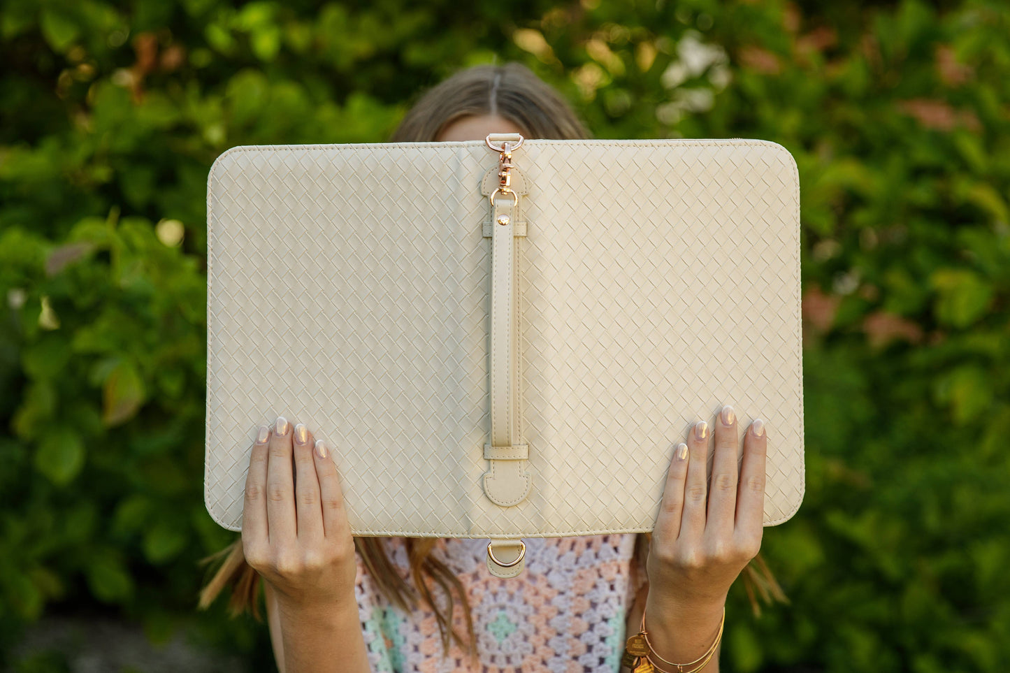 Pearl Crossbody Weave Bible Case